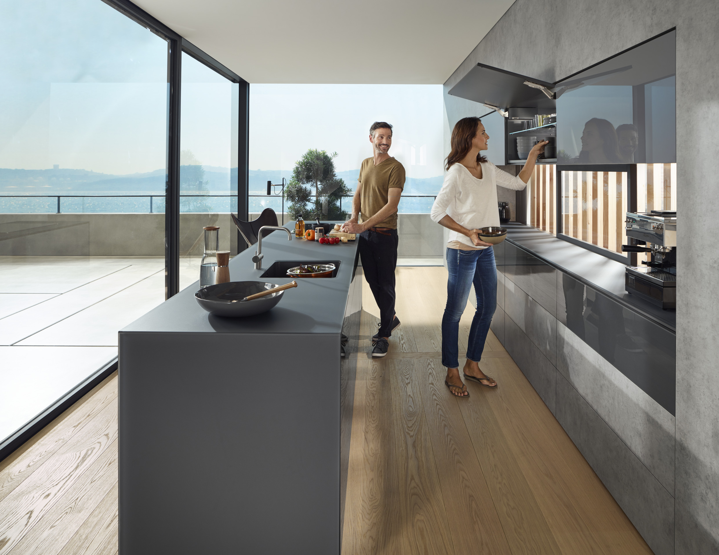 Blum Aventos HK top in the kitchen